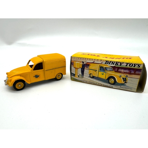 272 - Dinky / Corgi Toys - Mini Moke, 9001 1927 Bentley, Fourgonnette Postale 2 CV Citroen in boxes