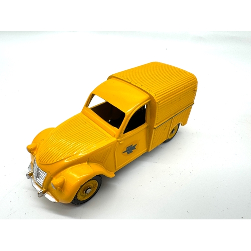 272 - Dinky / Corgi Toys - Mini Moke, 9001 1927 Bentley, Fourgonnette Postale 2 CV Citroen in boxes