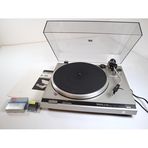 1 - Technics SL-Q2 Turntable with addtional stylus  - Working