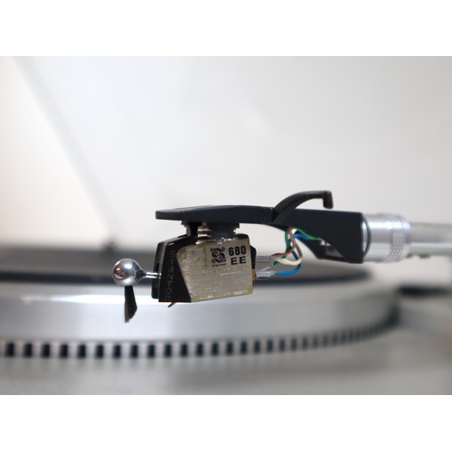 1 - Technics SL-Q2 Turntable with addtional stylus  - Working