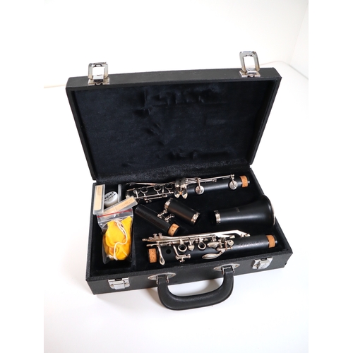 8 - Marque Clarinet in hard case