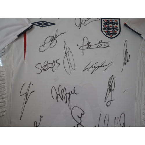 154 - Football - England 2006 Home Jersey Signed by Players inc Frank Lampard, Michael Owen + others Frame... 