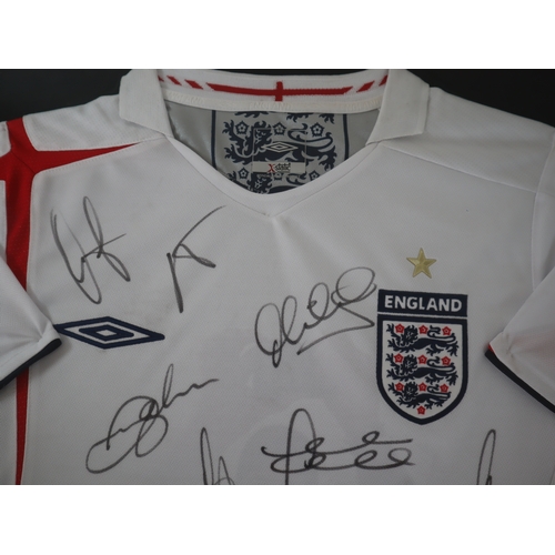 154 - Football - England 2006 Home Jersey Signed by Players inc Frank Lampard, Michael Owen + others Frame... 