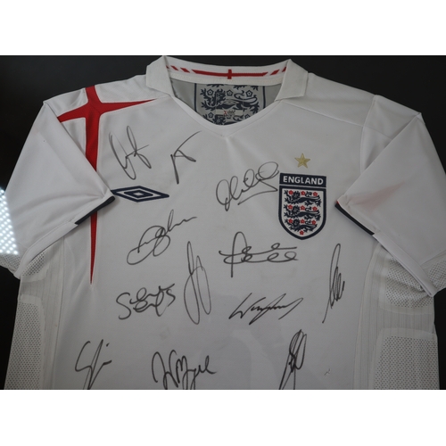 154 - Football - England 2006 Home Jersey Signed by Players inc Frank Lampard, Michael Owen + others Frame... 