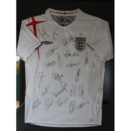 154 - Football - England 2006 Home Jersey Signed by Players inc Frank Lampard, Michael Owen + others Frame... 