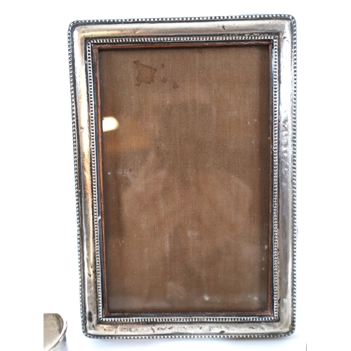 116 - Quantity of various Sterling silver service ware + photo frame - 203g (excluding photo frame)