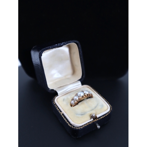 124 - Mother of Pearl Ring, with Diamonds on yellow gold band - 3.8g