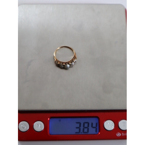 124 - Mother of Pearl Ring, with Diamonds on yellow gold band - 3.8g