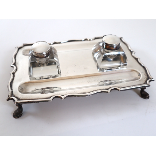 131 - Sterling Silver Inkwell / Pen Holder by Mappin & Webb London 1918 - 22cm x 16cm - 337g