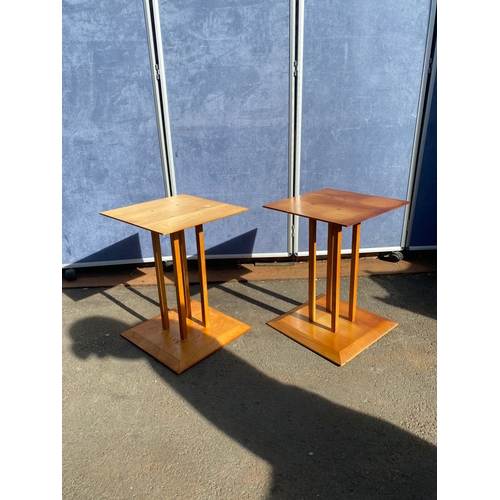 818 - A pair of speaker stands