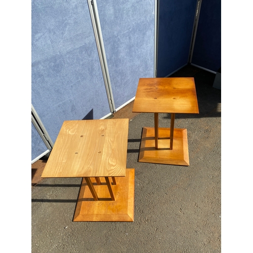 818 - A pair of speaker stands