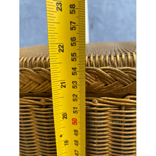 832 - Lloyd loom wicker laundry basket