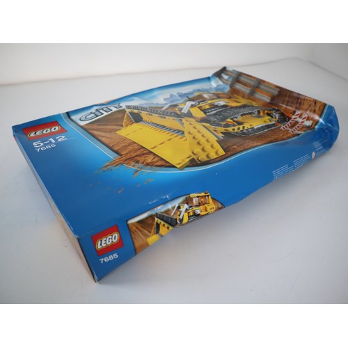 17 - LEGO City 7685 Dozer Sealed Box + Legoland 6392 complete with box, instructions & minifigures