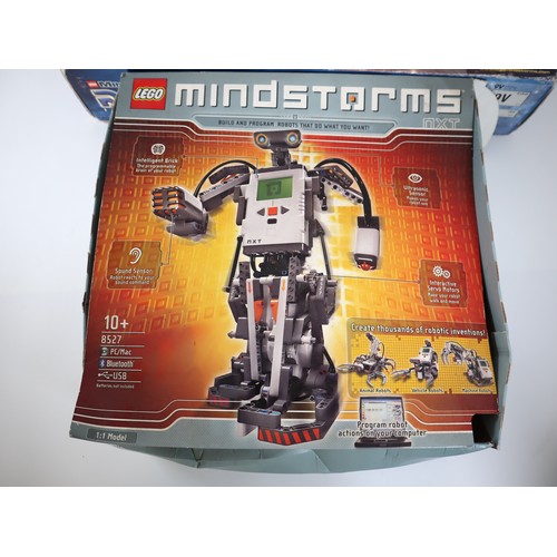 25 - LEGO Mindstorms - 9719 Robotics Invention System Boxed + 8527 Mindstorms Nxt Robots boxed