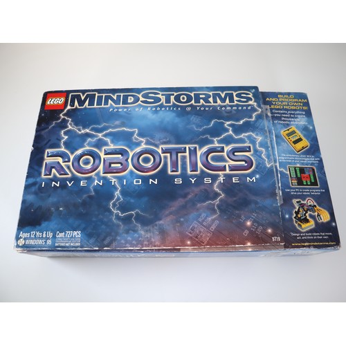 25 - LEGO Mindstorms - 9719 Robotics Invention System Boxed + 8527 Mindstorms Nxt Robots boxed