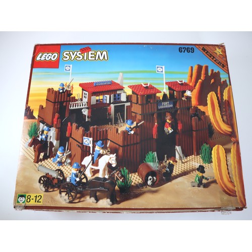 36 - Lego Western 6769 Fort Legoredo & 5978 Sphinx Secret Surprise - Boxed Part Complete