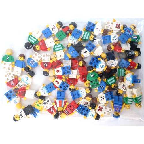 71 - LEGO Minifigures - bundle of various Football Minifigures