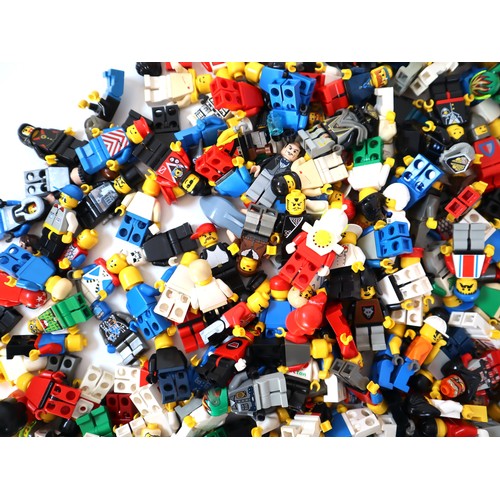 77 - LEGO Minifigures - Huge Bundle of various figures from various sets from last 30+ years approximatly... 