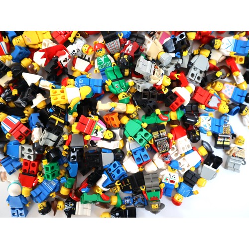 77 - LEGO Minifigures - Huge Bundle of various figures from various sets from last 30+ years approximatly... 