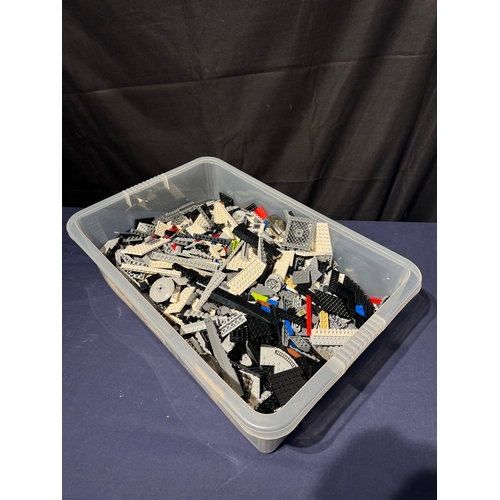 104 - LEGO - Bulk Box of sorted Loose Pieces - 6 kg