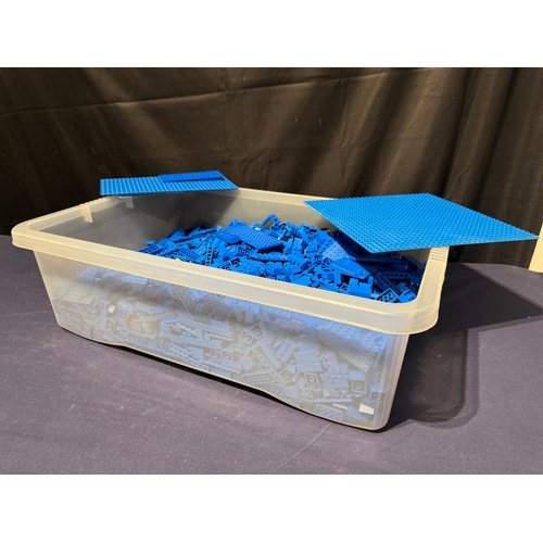 117 - LEGO - Bulk Box of Sorted Blue Loose Pieces - 6kg