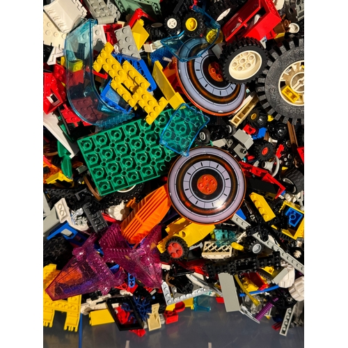 120 - LEGO - Bulk Box of Assorted Loose Pieces - 7.5kg