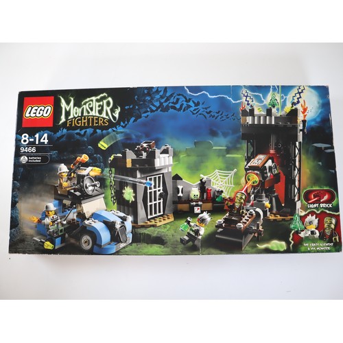 82 - LEGO 9466 - Monster Fighters - Adventurers The Crazy Scientist & His Monster Sealed Box