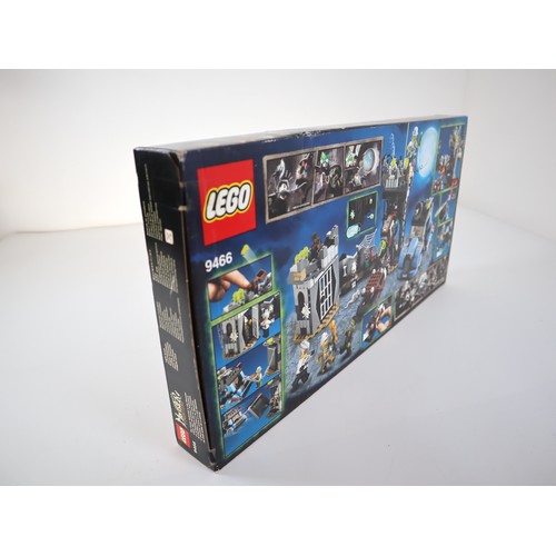 82 - LEGO 9466 - Monster Fighters - Adventurers The Crazy Scientist & His Monster Sealed Box