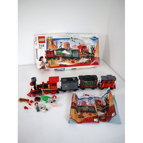 92 - LEGO Toy Story - 7597 Western Train Chase, 7599 Garbage Truck, 7592 Buzz Lightyear, 7598 Pizza Plane... 