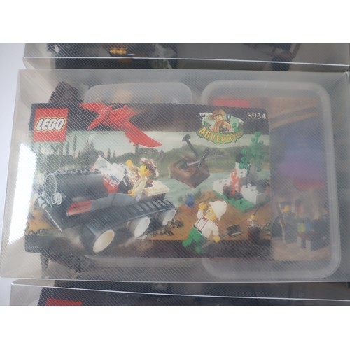 96 - LEGO - Collection of various unboxed sets including 1371, 5934, 1353, 1382 - Studios / Jurassic Park... 