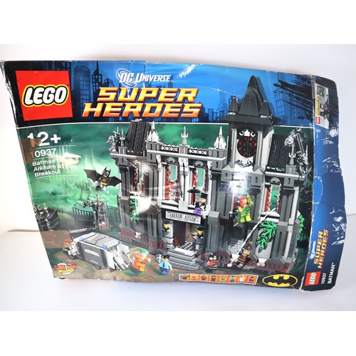 129 - LEGO DC Universe Super Heroes - 10937 Batmans Arkham Asylum Breakout 76003 Superman Battle of Smallv... 