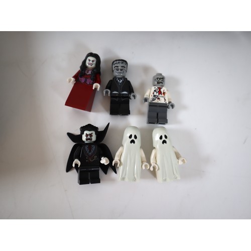 131 - LEGO Monster Fighters - 10228 Haunted House, 9464 Vampyre Hearse (Sealed) + 9462 The Mummy