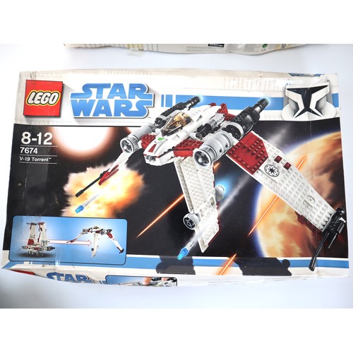 140 - LEGO Star Wars - 7674 V-19 Torrent & 7675 AT-TE Walker (Sealed)