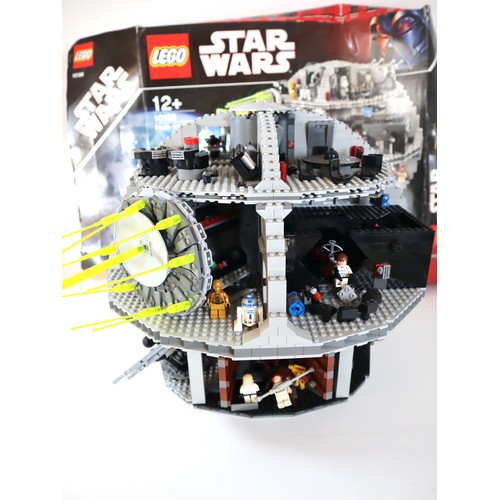 147 - LEGO Star Wars 10188 Death Star - Built