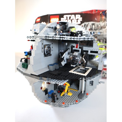 147 - LEGO Star Wars 10188 Death Star - Built