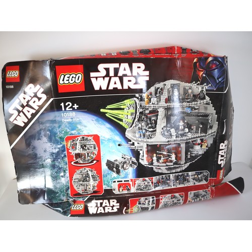 147 - LEGO Star Wars 10188 Death Star - Built