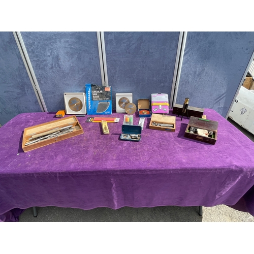 A large lot of miscellaneous items.