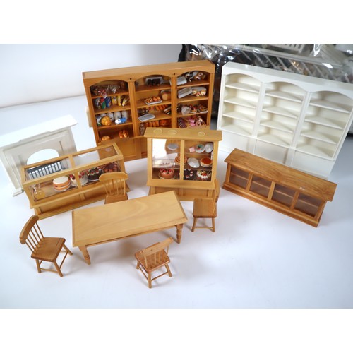 33 - Large quantity of various dolls house furniture