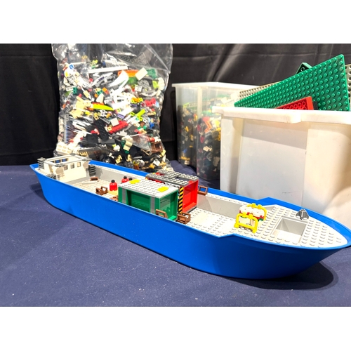 189 - Lego - Collection of various pieces including 7994 Blue Ship Hull - Approx 15kg