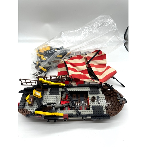 196 - LEGO - Legoland Pirates 6285 Black Seas Barracuda