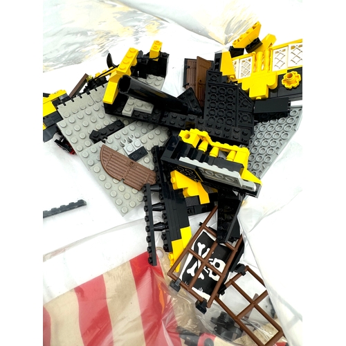 196 - LEGO - Legoland Pirates 6285 Black Seas Barracuda