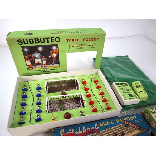 51 - Early Subbuteo table Soccer, 1966 World Cup Mascot Willie Rolykins , Corgi Catalogues, Boxed Kudot, ... 