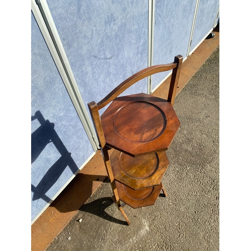 652 - Vintage collapsible plant stand.