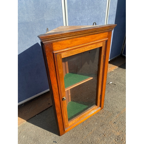 657 - Antique corner unit