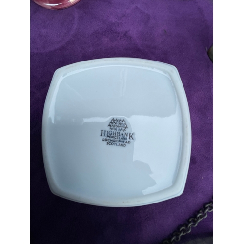 201 - Collection of art pottery and ceramics