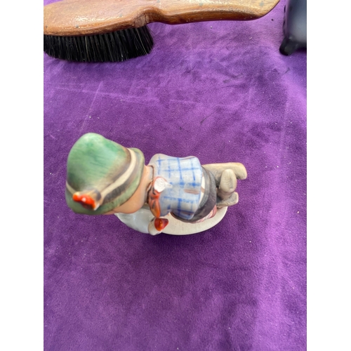 205 - A large variety of miscellaneous items.