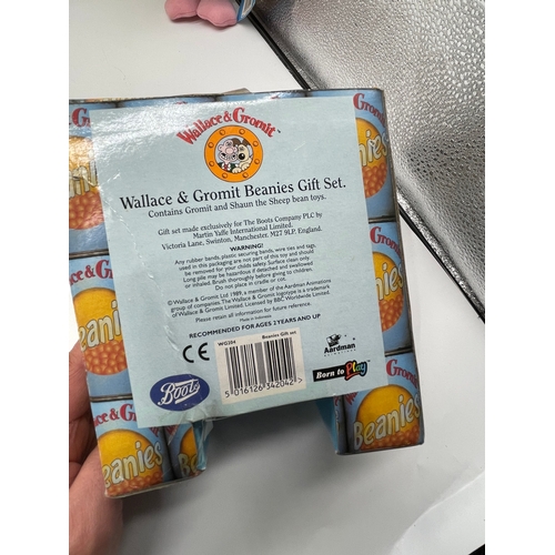 222 - Wallace and Gromit plushies