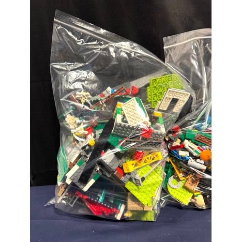 198 - Lego - Large collection of pre built Lego City sets and loose lego pieces including botanical sets a... 