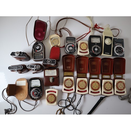 31 - Collection of vintage photography / camera light meters and range finders  including multiple Zeiss ... 