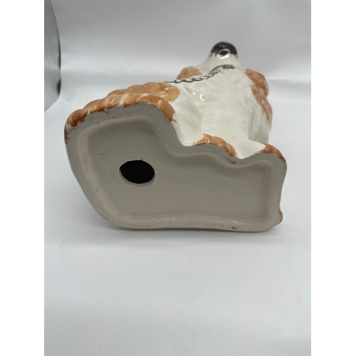 225 - A mixed lot of collectable ornaments